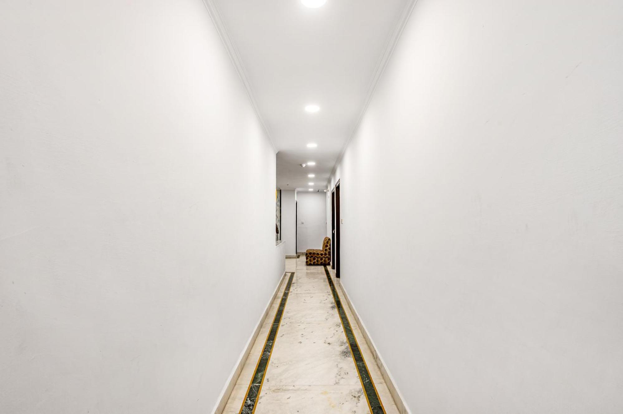 Hotel Nice Palace Dillí Exteriér fotografie